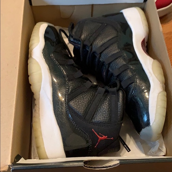 Jordan 11 - Picture 1 of 5